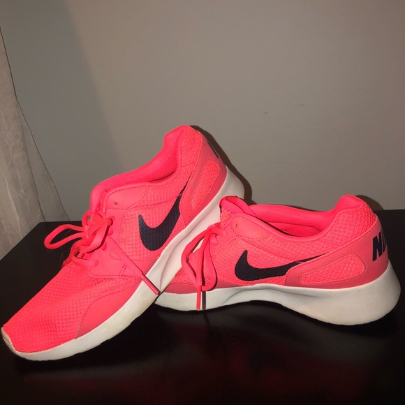 nike size 8.5 womens